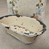 metal-dukke-badekar-cremefarvet-patineret-gammelt-legetøj